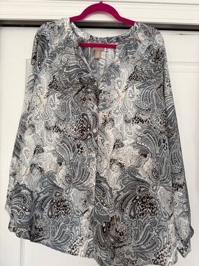 Brand New Chicos Women's Gray & White Paisley Round Neck Blouse